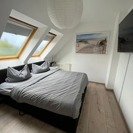 105 Qm Neues Klimatisiertes Appartment Fuer Familien Privater Parkplatz Chemnitz Buitenkant foto